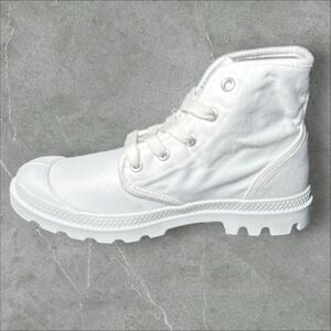 Palladium women’s size 7 Pampa Hi Top White CanvasShoes Sneakers Boots. Lug sole